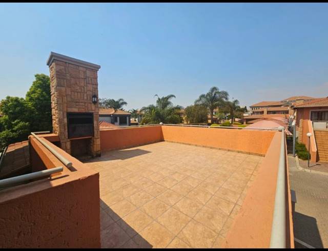 3 BEDROOM TOWNHOUSE FOR SALE IN GLEN MARAIS